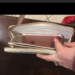 Michael kors wristlet